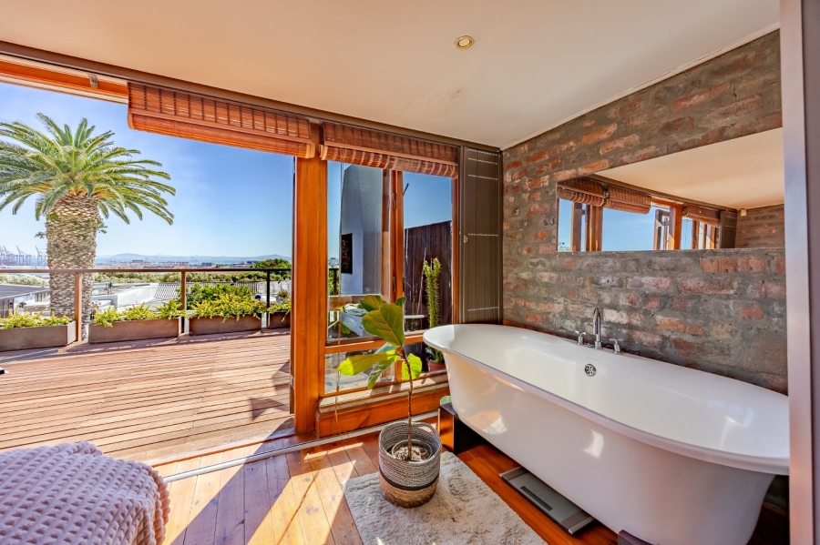3 Bedroom Property for Sale in Woodstock Western Cape